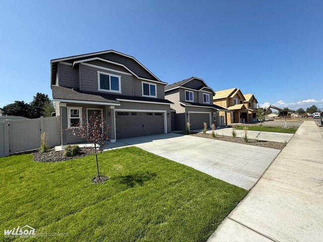 property at 4704 Oaks Ave