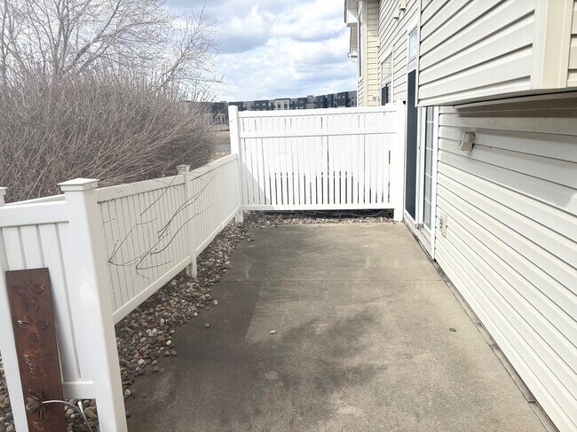 15571 Garnet Way in Apple Valley, MN - Building Photo - Building Photo