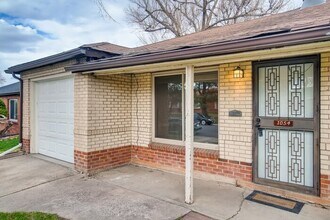 1054 N Revere St in Aurora, CO - Building Photo - Building Photo