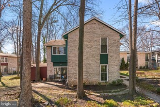 8583 Seasons Way in Lanham, MD - Building Photo - Building Photo