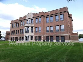 2208 8th St in Rockford, IL - Building Photo