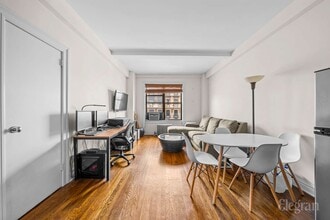116 W 72nd St in New York, NY - Building Photo - Building Photo
