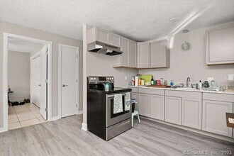 298 Old Waterbury Rd, Unit 1 in Southbury, CT - Building Photo - Building Photo