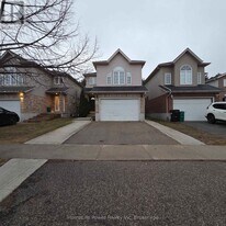 23 Schueller St in Kitchener, ON - Building Photo