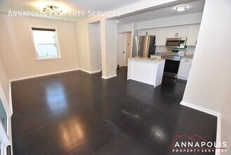 114 Oakwood Rd in Edgewater, MD - Building Photo - Building Photo