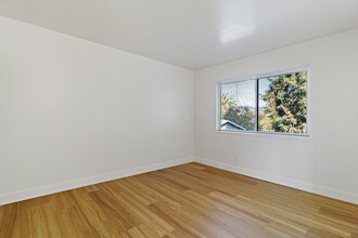 9030 Walnut St, Unit C in Oakland, CA - Building Photo - Building Photo