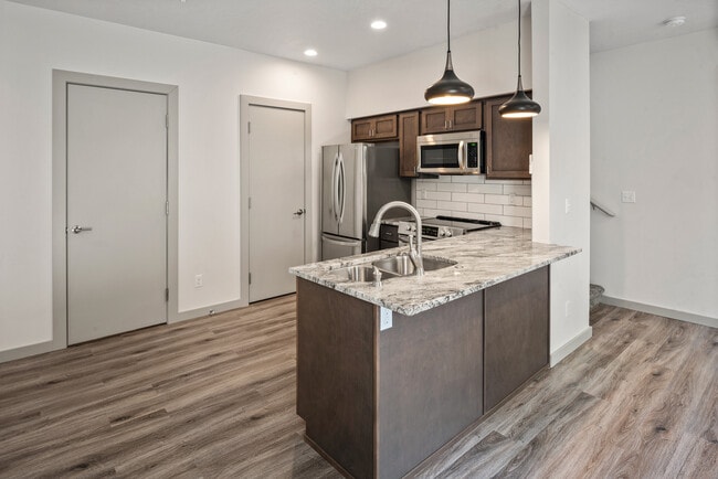 1008 E Mullan Ave, Unit #104 in Coeur d'Alene, ID - Building Photo - Building Photo