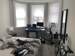 220 Kelton St, Unit 2 in Boston, MA - Foto de edificio - Building Photo