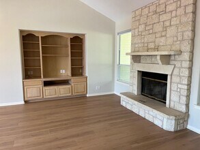 804 Broken Arrow in Horseshoe Bay, TX - Building Photo - Building Photo