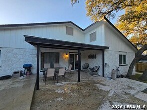8410 Shallow Creek Dr in San Antonio, TX - Building Photo - Building Photo