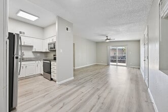 Cornell Apartments in Phoenix, AZ - Foto de edificio - Building Photo