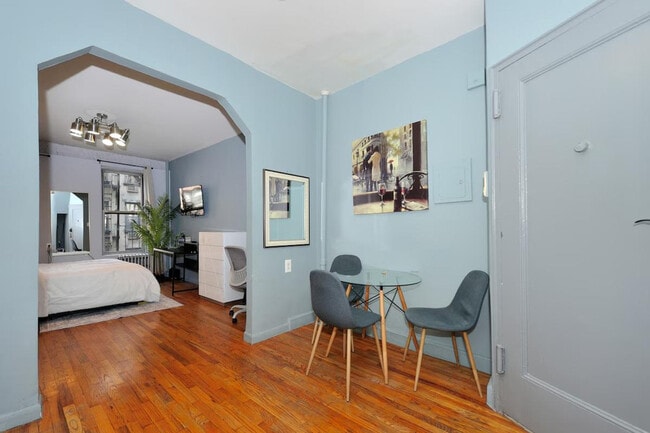 property at 165 E 89th St