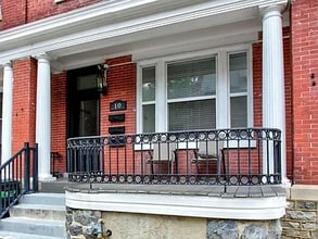 10 E James St in Lancaster, PA - Building Photo - Building Photo