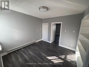 739 The Queensway in Toronto, ON - Building Photo - Building Photo