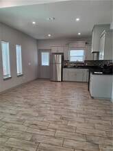 5804 Nightingale Ave, Unit 4 in McAllen, TX - Building Photo - Building Photo