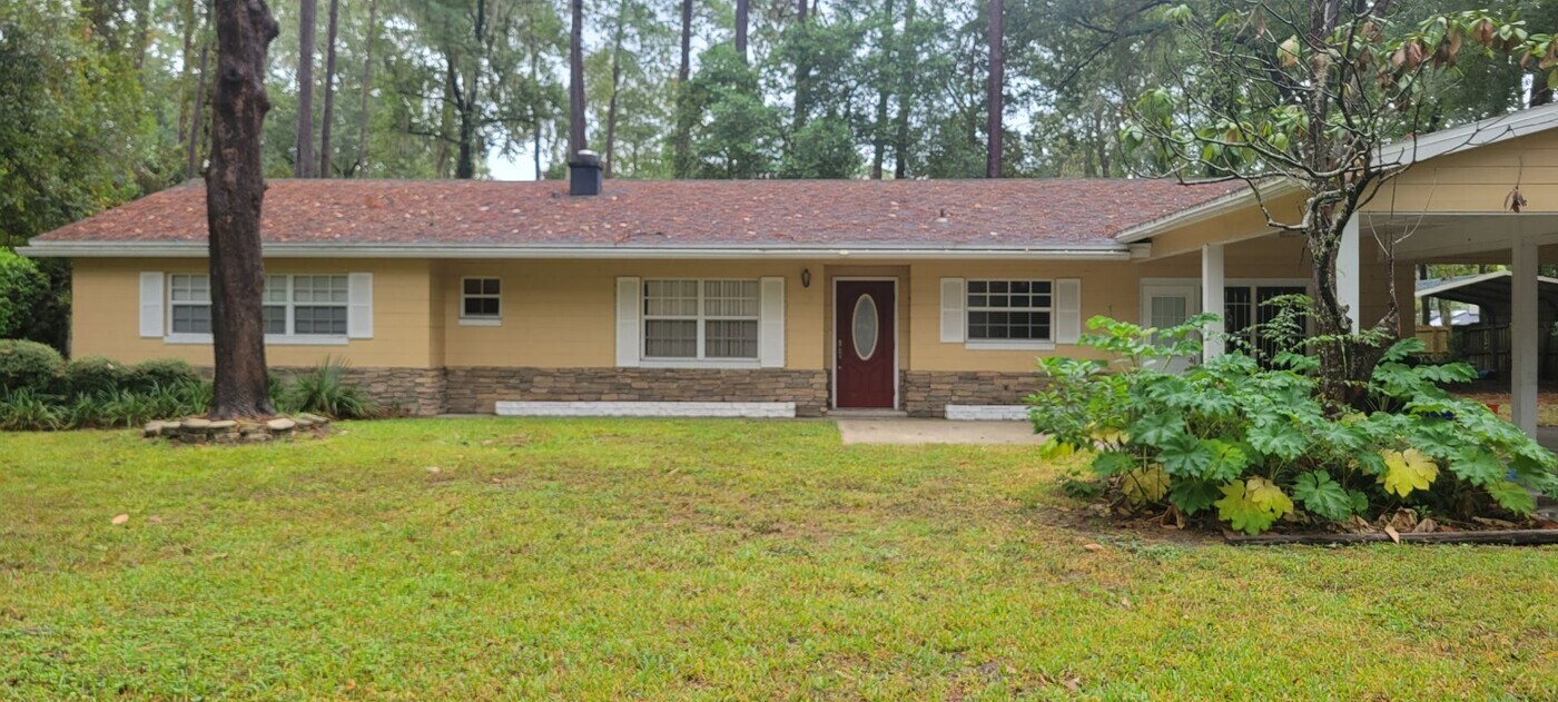 3805 NW 50th St in Gainesville, FL - Foto de edificio