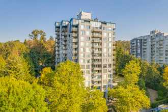 The Phoenix in Vancouver, BC - Building Photo - Building Photo