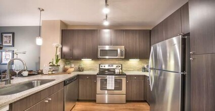 21801 Northcrest Dr in Spring, TX - Building Photo - Building Photo