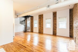 2057 W Dickens Ave, Unit 1N in Chicago, IL - Building Photo - Building Photo