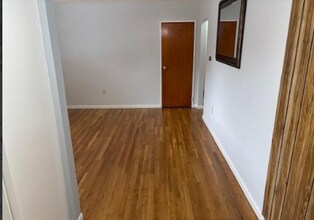 262-280-280 Chamberlain Ave, Unit 4 in Paterson, NJ - Building Photo - Building Photo