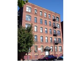 5 Adams St in Holyoke, MA - Building Photo