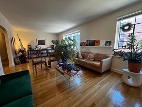 111 Longwood Ave, Unit 1 in Brookline, MA - Building Photo - Building Photo