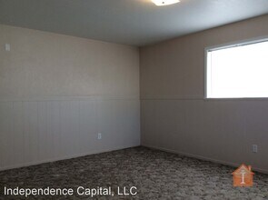 1406 Saiz Ln in Bloomfield, NM - Building Photo - Building Photo