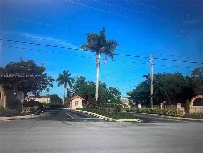 8710 SW 3rd St in Pembroke Pines, FL - Building Photo - Building Photo