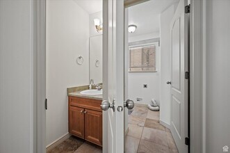 1952 E Meadow Downs Way in Cottonwood Heights, UT - Foto de edificio - Building Photo