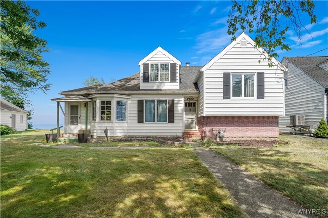 property at 4922 Clifton Pkwy