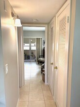 591 Normandy Ln in Delray Beach, FL - Foto de edificio - Building Photo