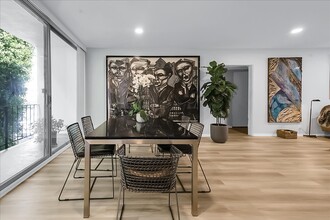 414 N. Palm Drive in Beverly Hills, CA - Building Photo - Interior Photo