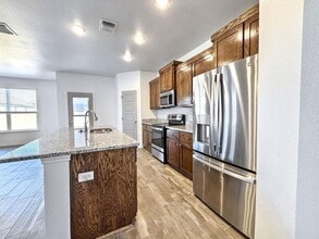 722 Freedom Cir in Nolanville, TX - Foto de edificio - Building Photo