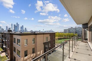 100 Eton Row in Weehawken, NJ - Building Photo