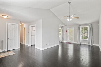 1000 Meadowgreen Dr in Raleigh, NC - Building Photo - Building Photo