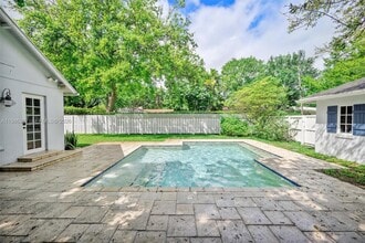 285 NE 105th St in Miami Shores, FL - Building Photo - Building Photo