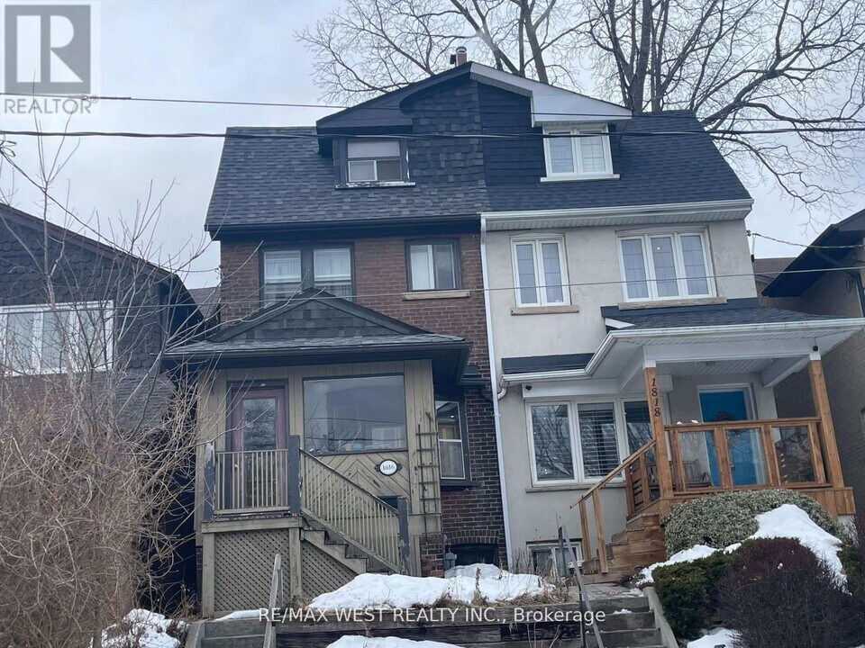 1816 Gerrard St E in Toronto, ON - Building Photo