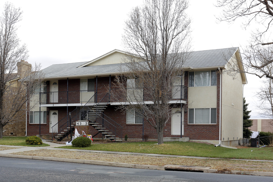 4303 N Chestnut St in Colorado Springs, CO - Building Photo