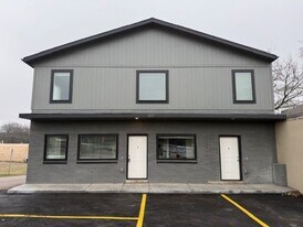 300 N Independence St in Harrisonville, MO - Building Photo