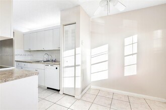650 SW 124th Terrace in Pembroke Pines, FL - Building Photo - Building Photo