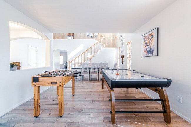 1550 N Desert Willow St