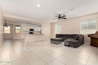 12324 W Wagon Wheel Dr in Glendale, AZ - Building Photo - Building Photo