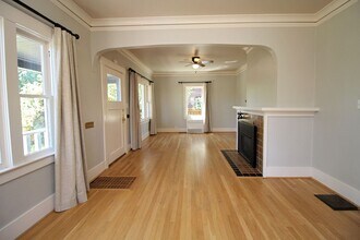 6435 NE Cleveland Ave in Portland, OR - Building Photo - Building Photo