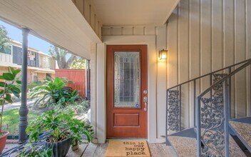 2575 Marilee Ln in Houston, TX - Building Photo - Building Photo