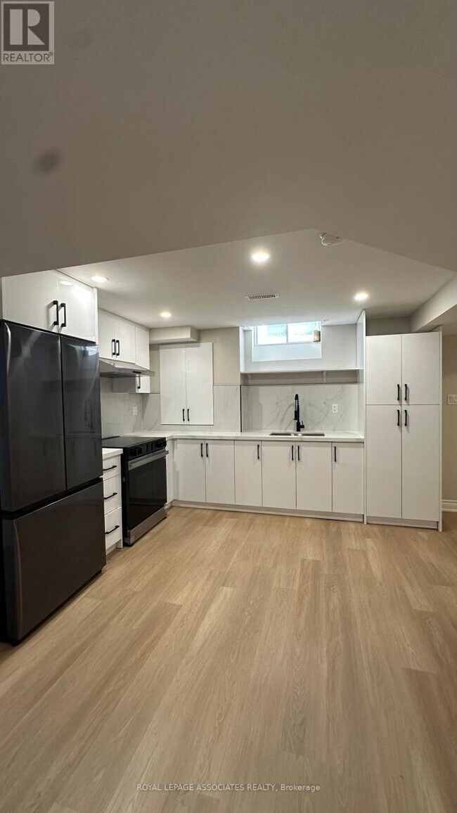 1108 Skyridge Blvd in Pickering, ON - Building Photo - Building Photo