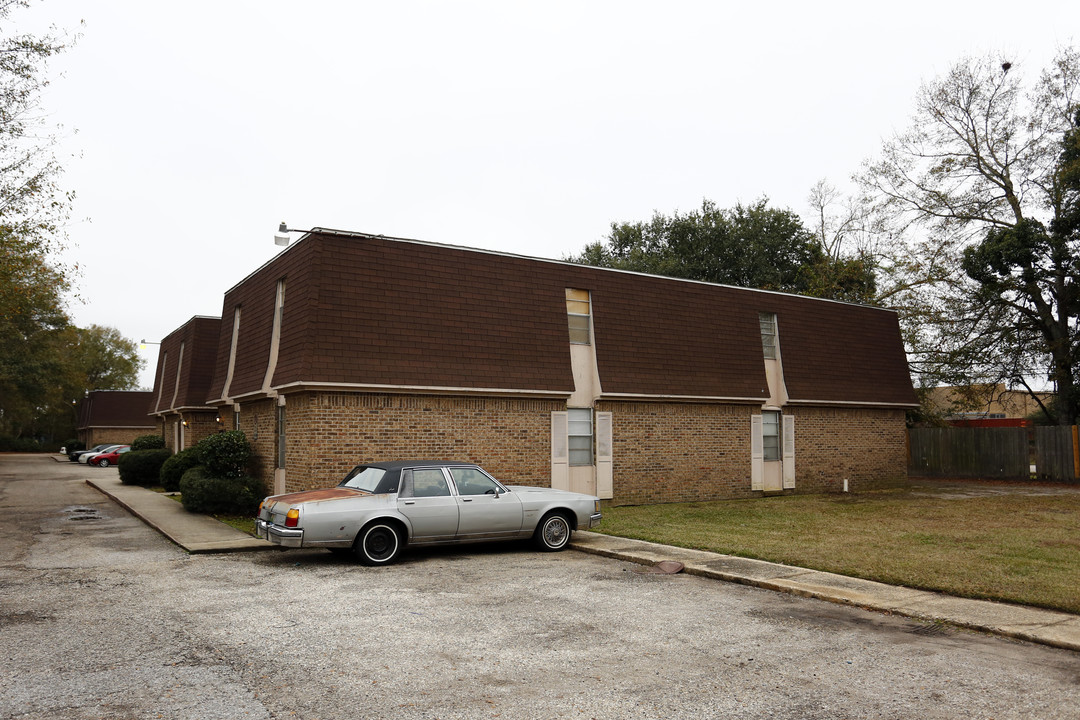 Chateau Orleans Apartments in Mobile, AL - Building Photo