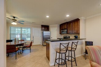 Beautiful Duplex with 5 Bed, 4 Bath Right in College Station, TX - Building Photo - Building Photo