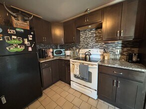 39 Annandale Rd in Newport, RI - Building Photo - Building Photo