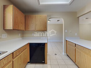 9803 Foxmoor Crk in San Antonio, TX - Building Photo - Building Photo