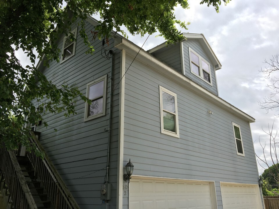 615 Martin Luther King Dr in San Marcos, TX - Building Photo